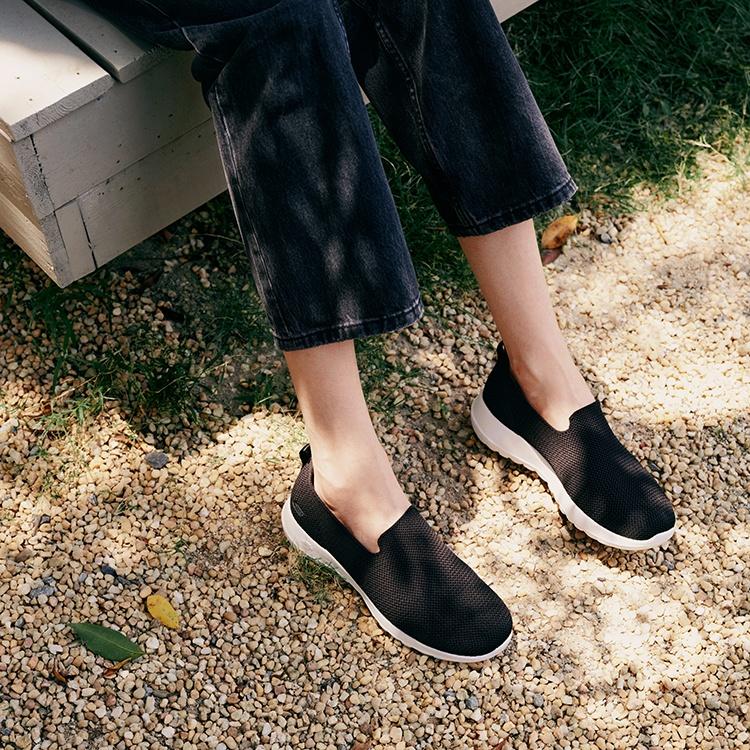 (WMNS) Skechers Go Walk Joy 'Sensational Day - Black White' Women's 124187-BKW
