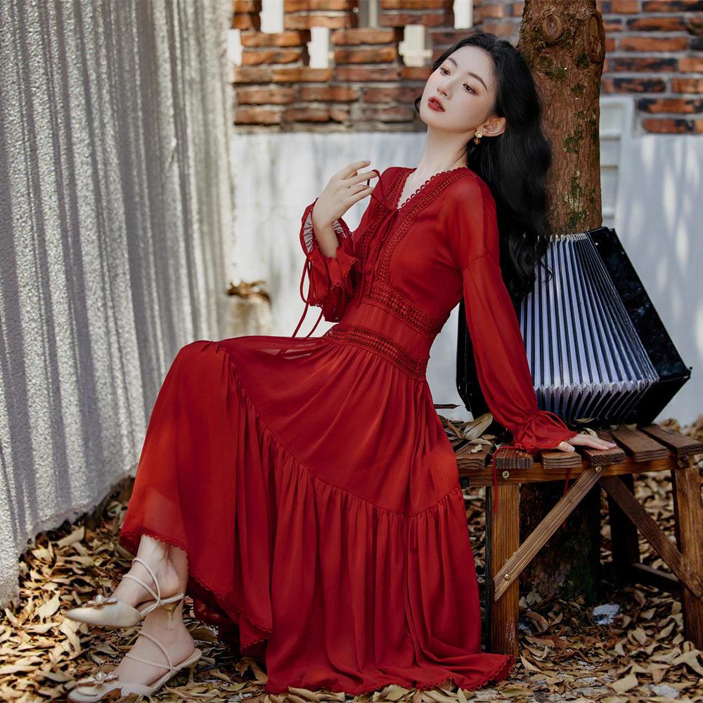 Bohemian red long-sleeved dress summer new seaside vacation desert beach pinched waist long skirt