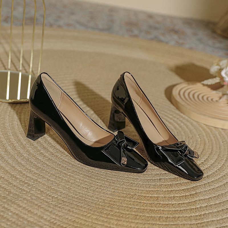 Thick heel French high heels red wedding shoes 2025 new autumn women's shoes bow patent leather square head shallow mouth single shoes