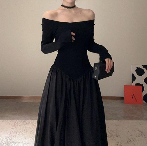 Hepburn Style Inner Long-sleeved Dress for Women's Autumn and Winter New French Retro Waist and Thin Black Bottom Long Skirt