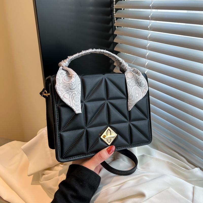 

Новый стиль и модный дизайн одно плечо кроссбоди модная однотонная весенне-летняя маленькая квадратная сумка текстурная сумка кроссбоди