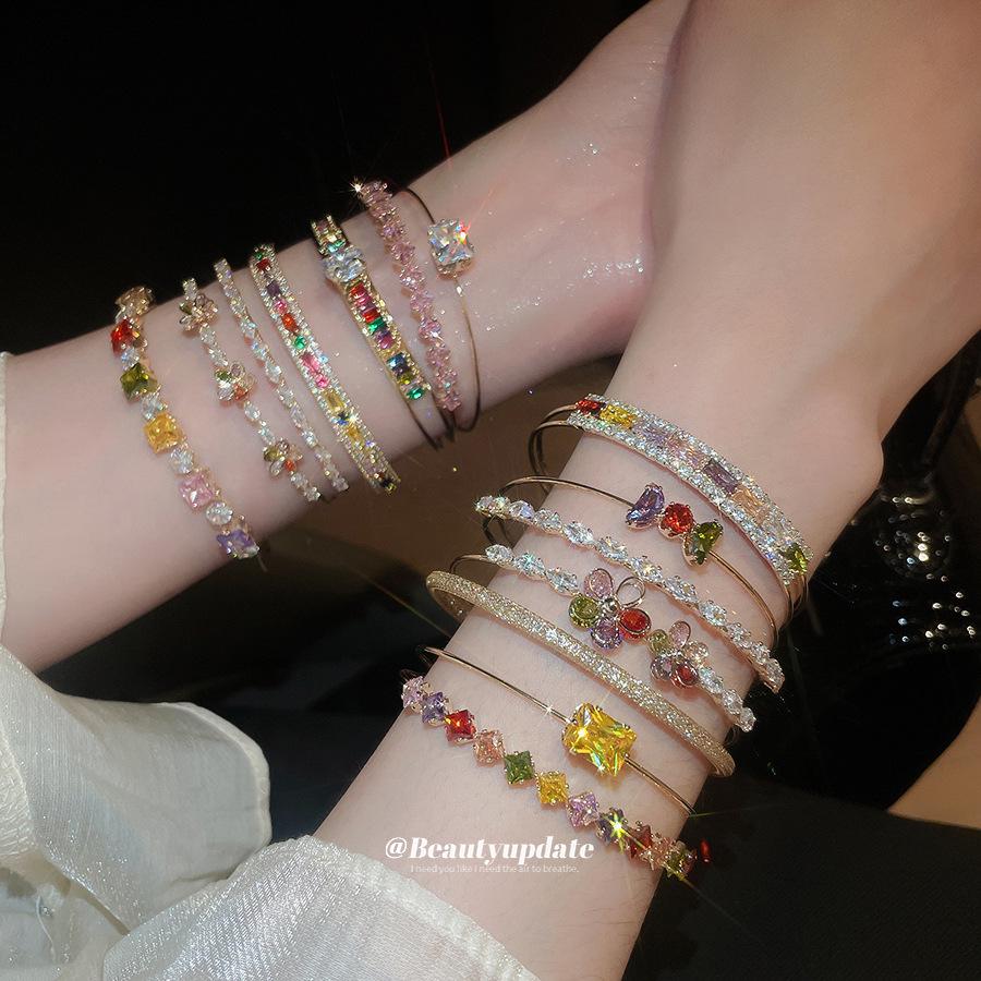 Zircon Flower Geometric Open Bangle: Elegant Retro Bracelet for Women