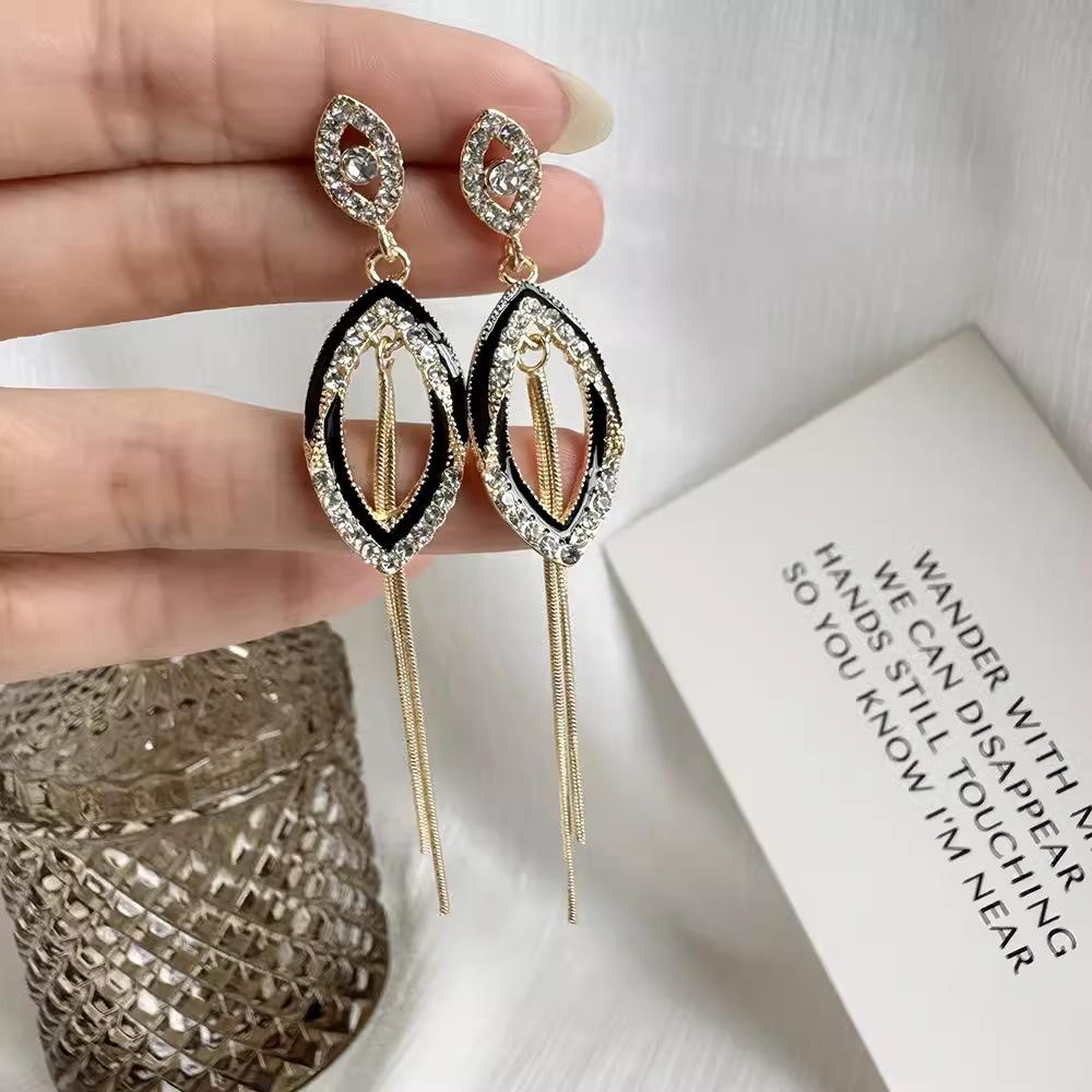 Geometric Exaggerated Long Fringed Earrings, Stud Earrings, Women'S Tide High-End Temperament Earrings.