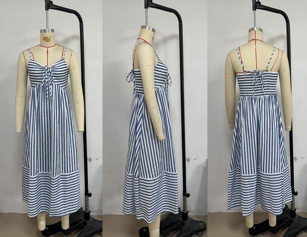 Dámské letní pruhované šaty s výstřihem do V a šlemi (2025)