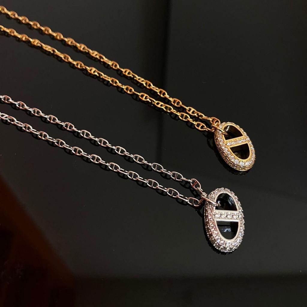 Women's High-End Diamond Pig Nose Necklace & Bracelet Set: Versatile Fashion Clavicle Chain