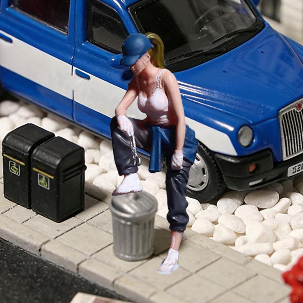 1/64 Miniature Female Figure Repair Diorama Resin for Photography Props