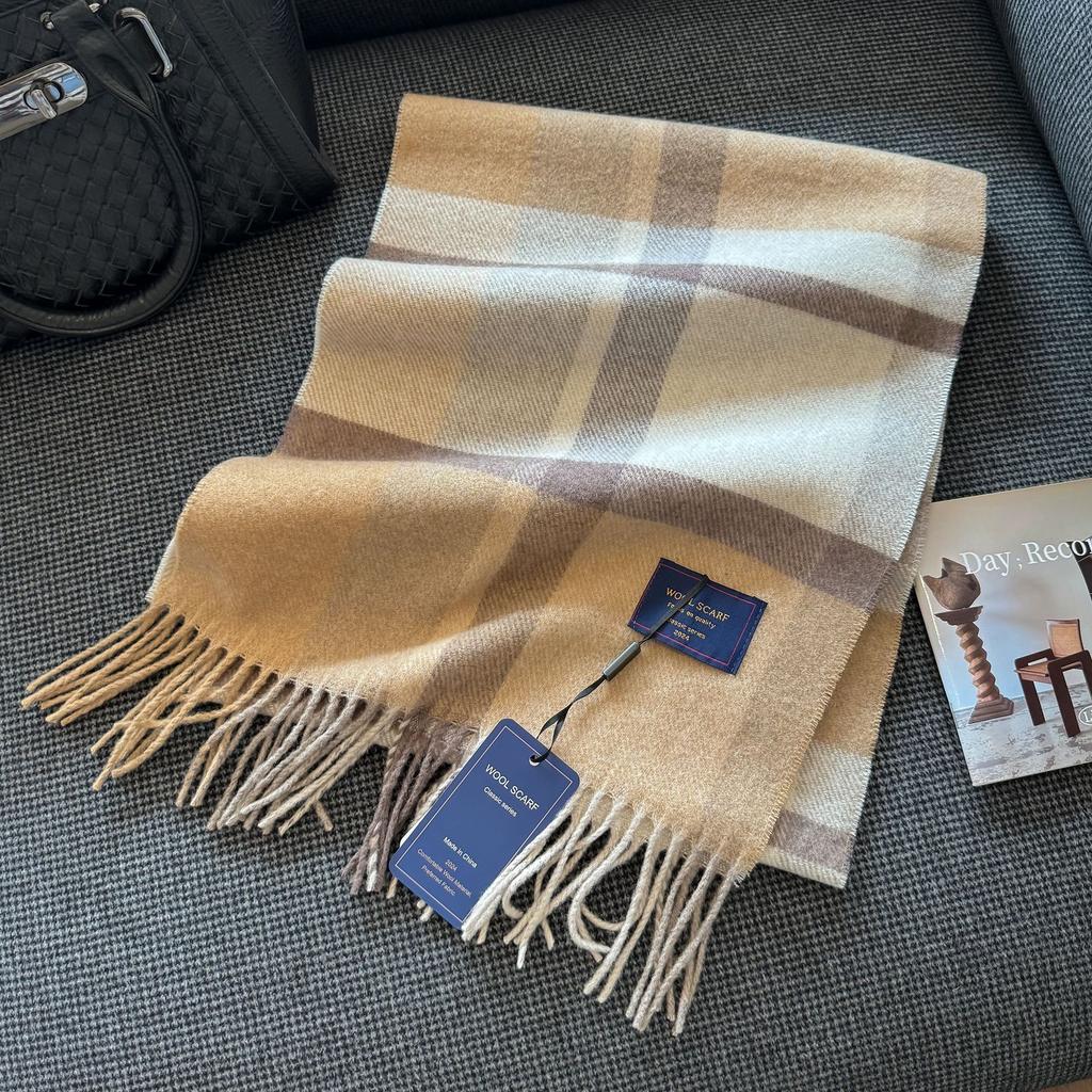 New Wool Blended Scarf Exquisite British Versatile Plaid Scarf for Couples Warm and Thickened Tassel Shawl