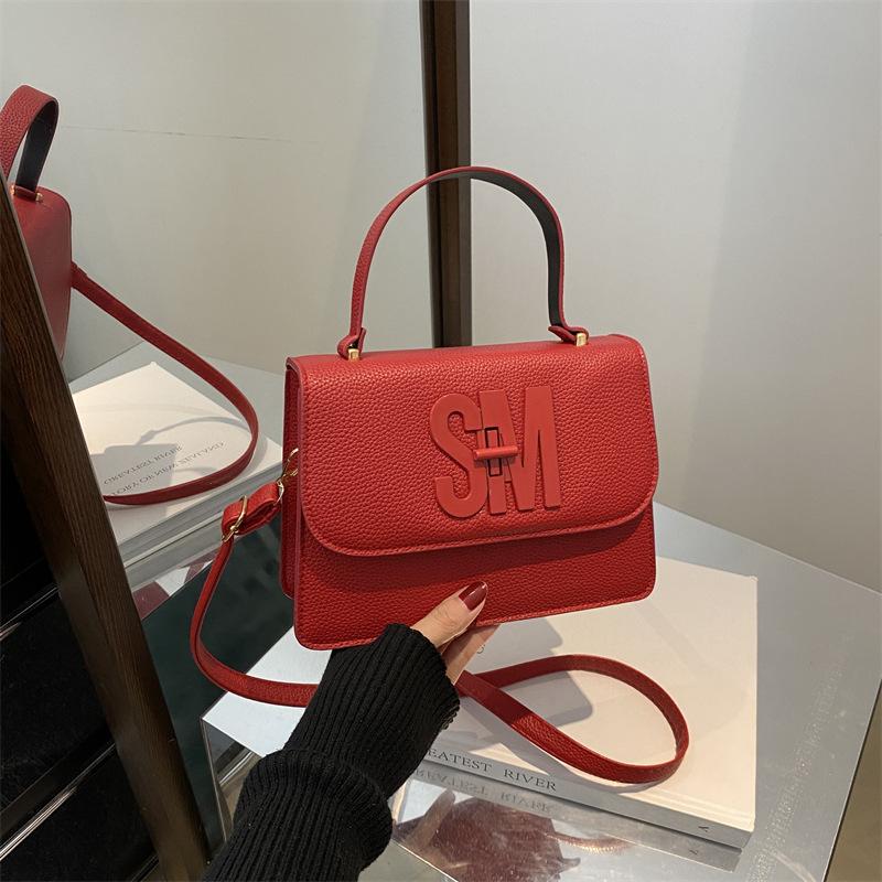 

Casual simple large-capacity small square bag bag women s new niche daily fashion commuter bag красный