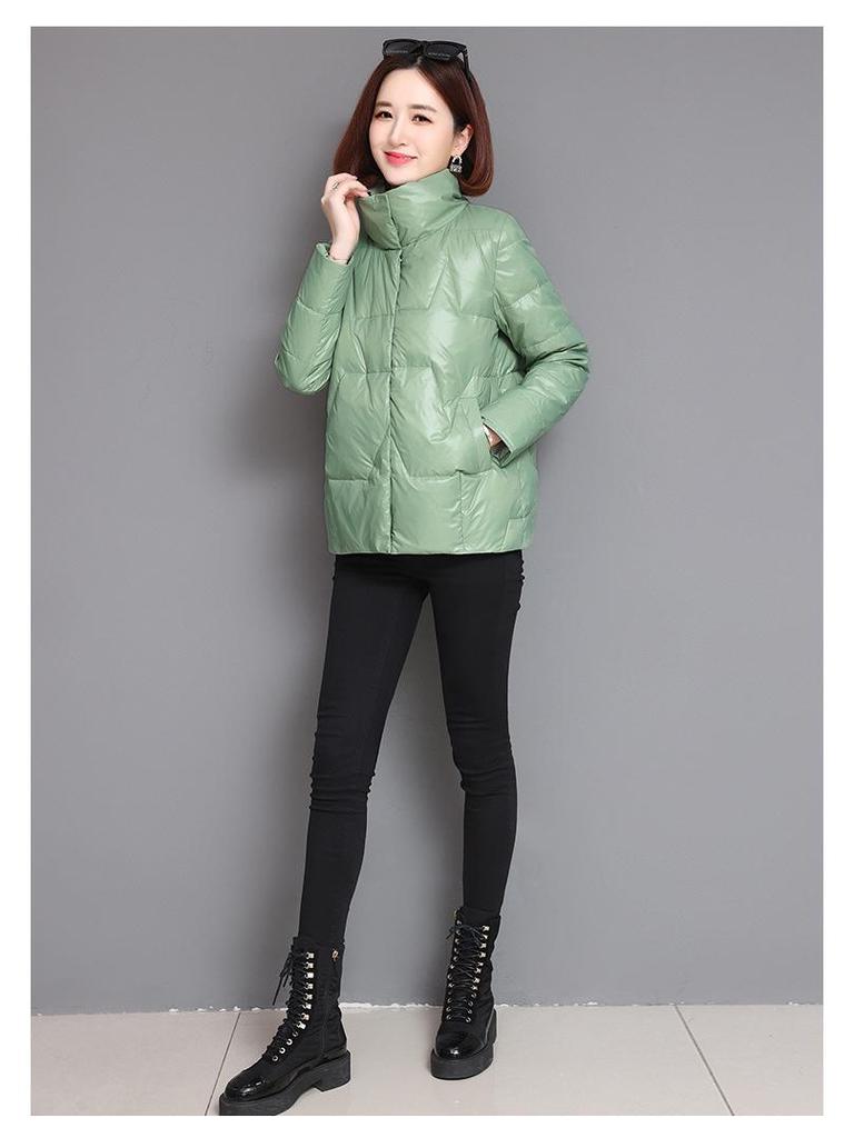 Jachetă scurtă de damă din bumbac cu puf 2024: Gros de iarnă, stil petit pentru femei de vârstă mijlocie la modă