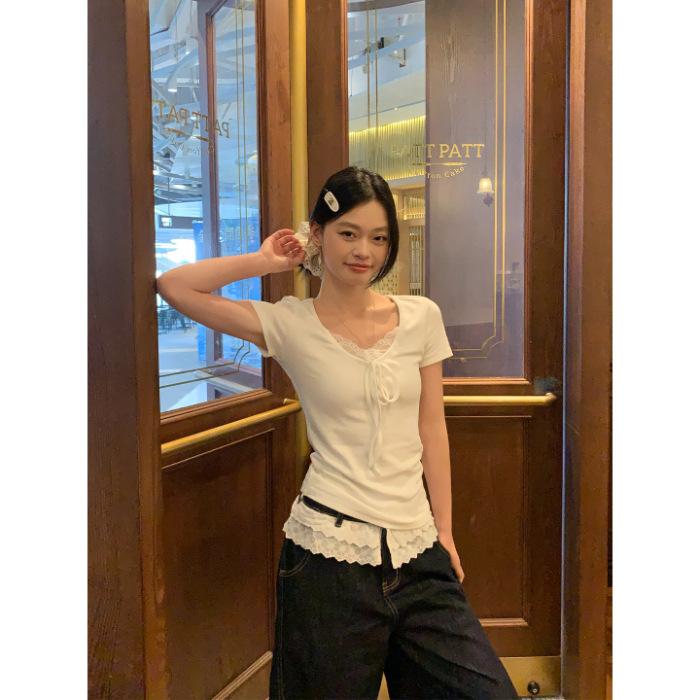 Korean Niche Design Sense Lace Splicing V-neck Short-sleeved T-shirt Women's Summer Slim and Thin White Temperament Top Tide
