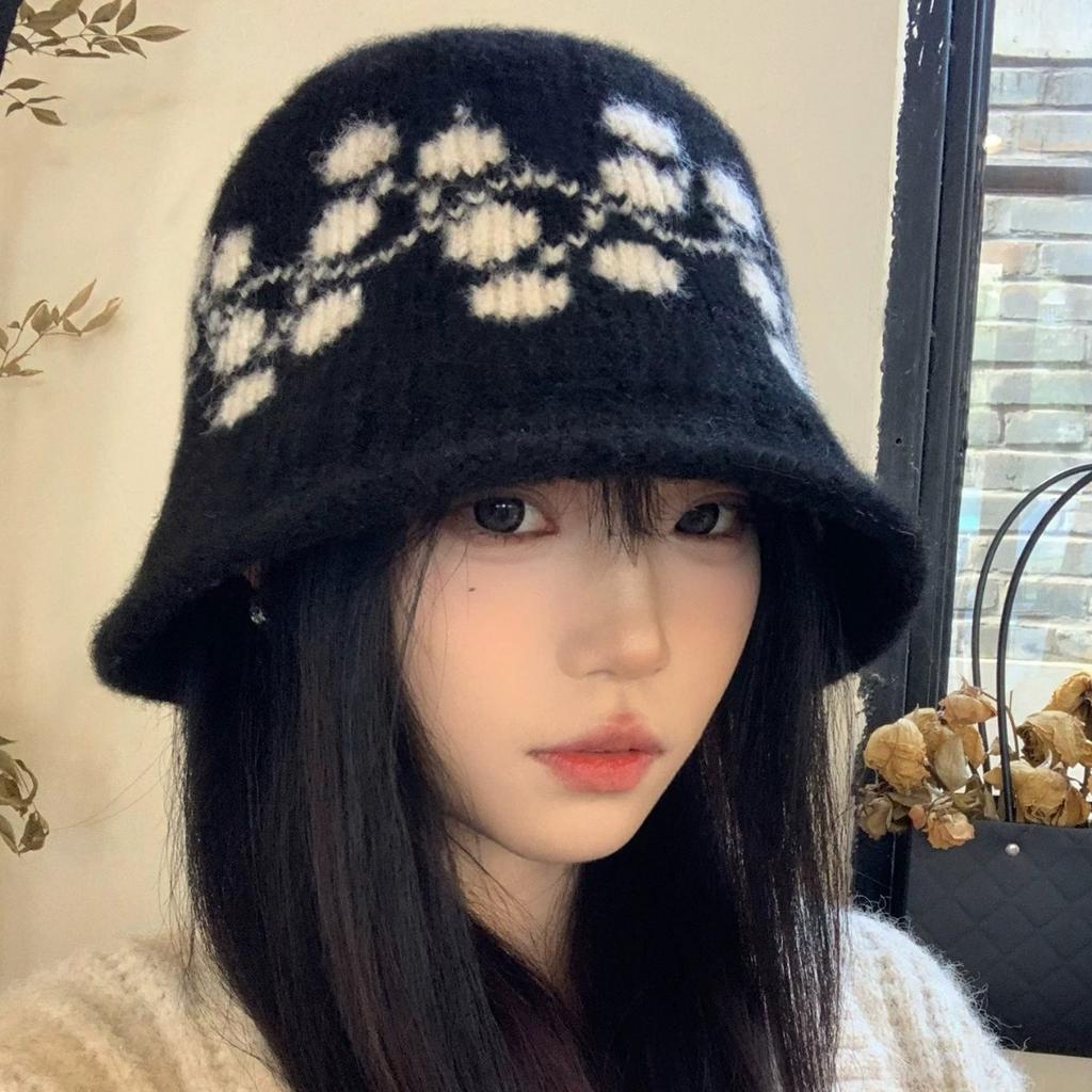 Retro Style Jacquard Knitted Bucket Hat Women's 2025 New Plush Hat, Ear Protection and Face Small Pullover Hat
