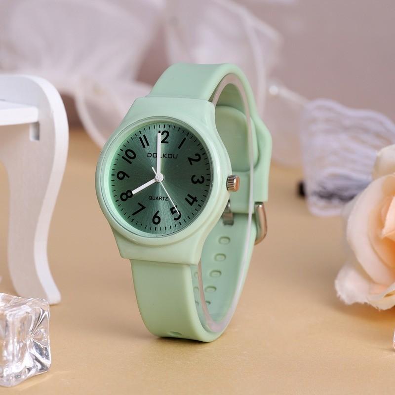 Simple Kids Sport Quartz Watch Anti-Fall Macaron Fresh Style Boys Girls Exam Watch Jelly Color Plastic Strap Quartz Wristwatches