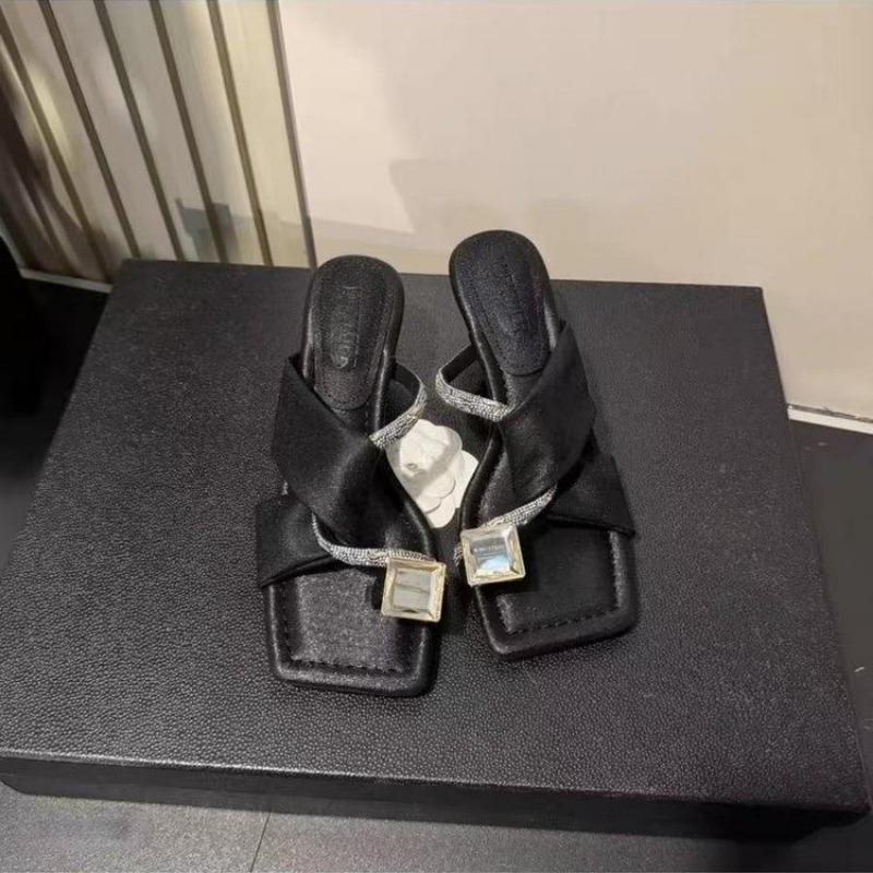 Women Wear Water Diamond Chunk-heeled Shoes Outerwear Sandals Mid-heeled Flip-flops