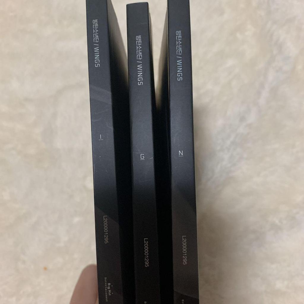 [USED] BTS WINGS Album with Polaroid