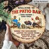 2D Flat, 1pc Round Aluminum Hanging Sign, "Welcome To The Patio Bar" Retro Metal Wall Plaque, Vintage BBQ & Friends Drinking Design, Ideal for