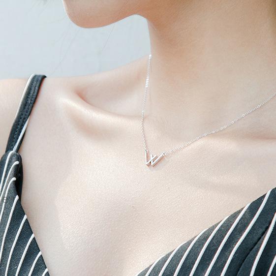 W Letter Necklace for Women Korean Version of Niche Clavicle Chain Clavicle Necklace Temperament Personality Necklace