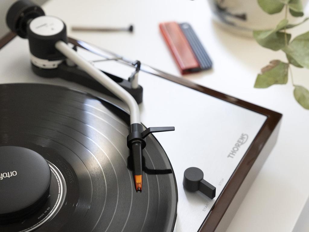 Ortofon Concorde Music Bronze Phono Cartridge Installation on Tonearm - Tool-Free S-Shaped