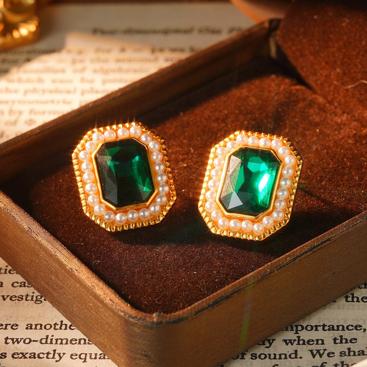 Medieval vintage pearl diamond earrings geometric puppy court style stud earrings retro exaggerated niche design sense