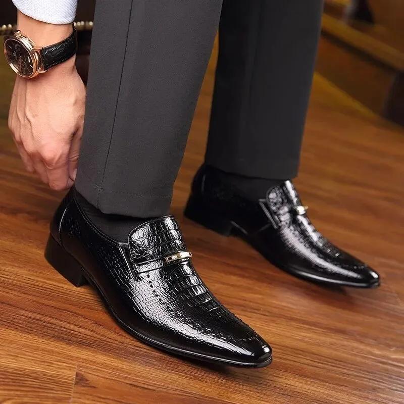 Fashion Men's Business Leather Shoe Trendy Embossed Leather Shoes for Men Thick-soled Non-slip Formal Shoes Horseshoe Heel Party Shoes