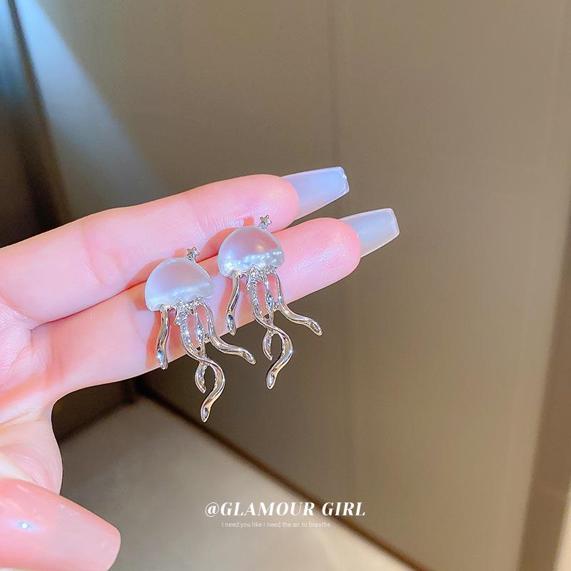 Korea Dongdaemun New Jellyfish Earrings Fashion Creative Design Sense Earrings Cold Wind Earrings Women