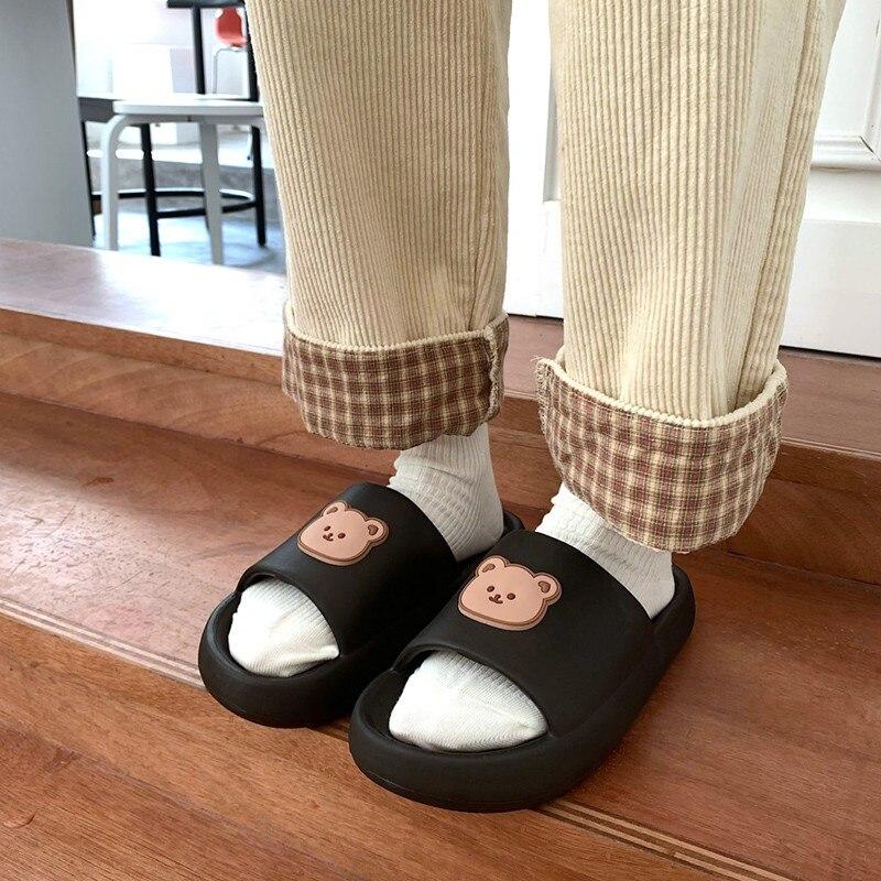 Frauen Männer Sommer Hausschuhe Sandalen Strand Slides Flip-Flops Cartoon Bär Dicken Sohlen Jungen Mädchen Unisex Badezimmer Schuhe