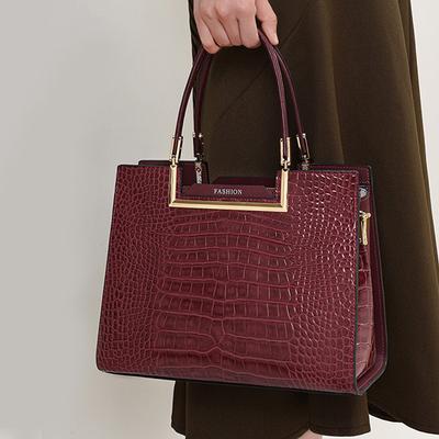 Bag Women's Autumn and Winter New Messenger Bag Fashionable Versatile Commuter Premium Wedding Bag Portable Mother Bag