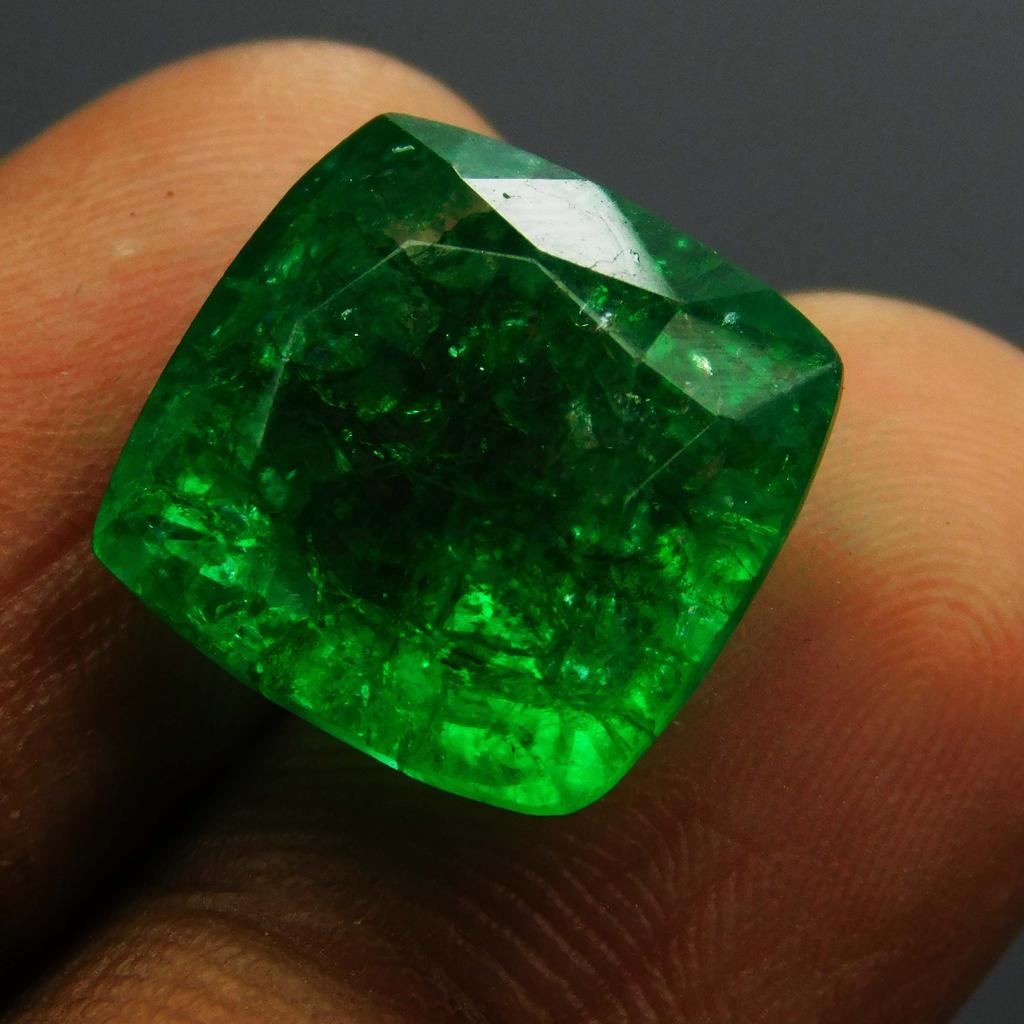Natural Green Emerald Loose Gemstone Square Cushion Cut 9 ct Colombian for Jewelry Making and Crafts
