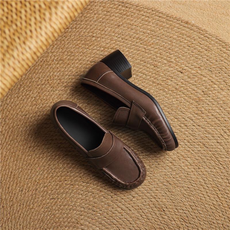 Women's low-heeled single shoes, spring and autumn models, full leather thick-heeled large-size casual shoes inside and outside, loafers.