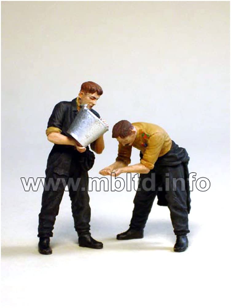 Master Box 1/35 Scale Soviet Tank Crew Resting Scene 1943-1945 Plastic Model Kit (4 Figures) MB35035