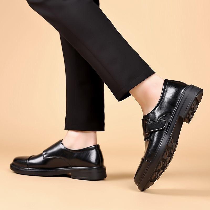 Mode Mode Rindsleder Business Herrenschuhe Frühling Herbst Herren Hochzeitsschuhe Neuer Designer Weiche Sohle Schwarze Lederschuhe Männlich