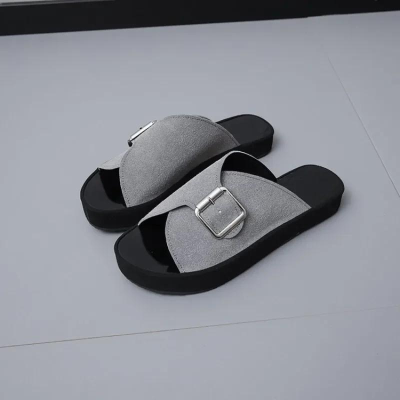 Mode Damen 2024 Sommer Neue Hausschuhe Flacher Boden Dicker Boden Offene Zehen Metallschnalle Tragen Strand Coole Hausschuhe Draußen Hausschuhe