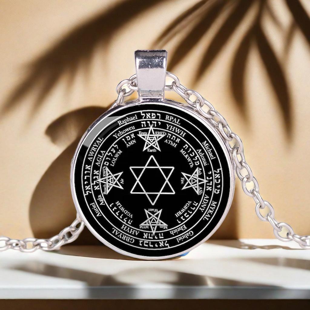 Lesser Banishing Ritual Pendant Magic Circle Necklace Gold Silver Jewelry Amulet Talisman Suitable for Everyday Wear, Suitable for Both Men and Women.