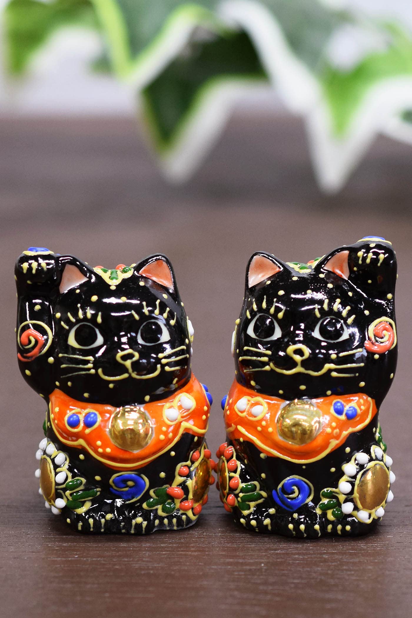 

Kutani Ware Chibi Maneki Neko Black Pair (Black-PF)