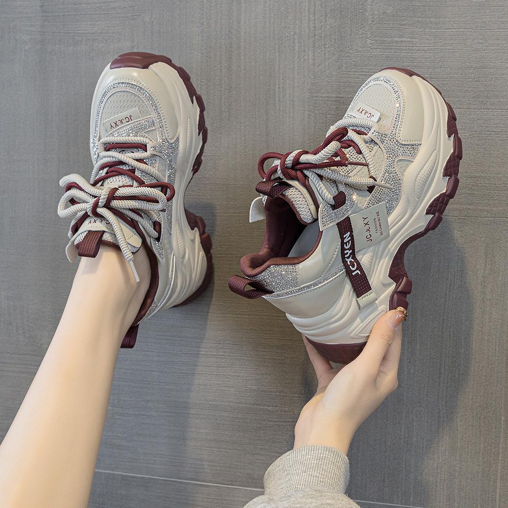 At the beginning of the spring, the new super-fire thick-soled inner height-increasing women's shoes casual sports shoes rhinestone shoes dad shoes