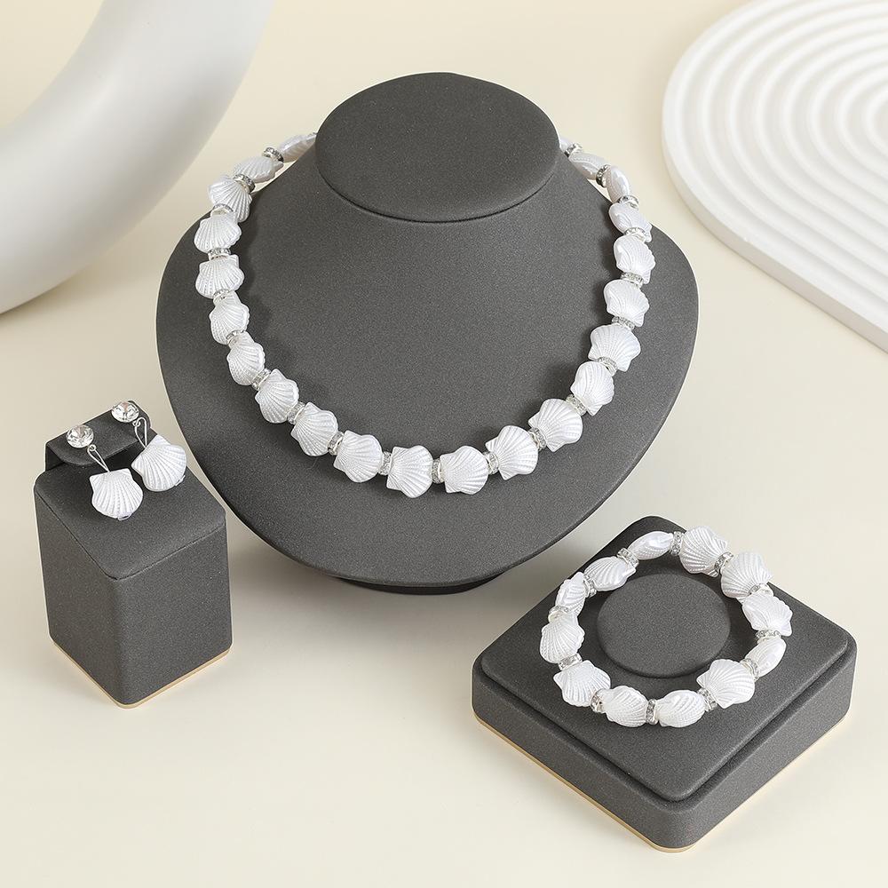 French Retro Elegant Baroque Special-Shaped Large Pearl Necklace Set Light Luxury Niche High-End Design Temperament