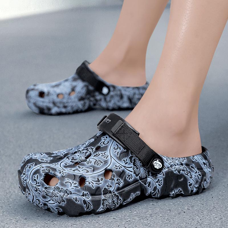Fashion Men Slippers Printing New Men Clogs Light Soft EVA Men's Hole Shoes Outdoor Sandals Home Garden Slides Male Beach Flats