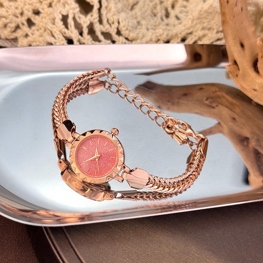 Cadena Redonda Esfera Pequeña Nicho Temperamento Hebilla Ajustable Reloj Pequeño Dorado Reloj de Cuarzo para Mujer