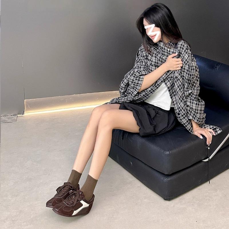 Retro contrasting color splicing flat bottom women's new comfortable and light feet small leisure sports