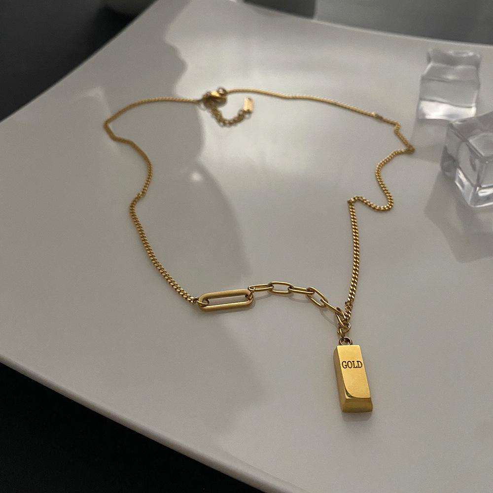 Collier Pendentif Lingot d'Or Porte-Bonheur pour Femme - Chaîne Pull de Luxe