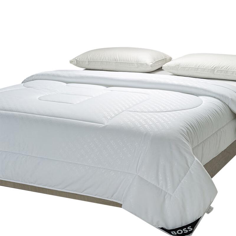 BOSS All-Season Antibacterial Fiber Quilt