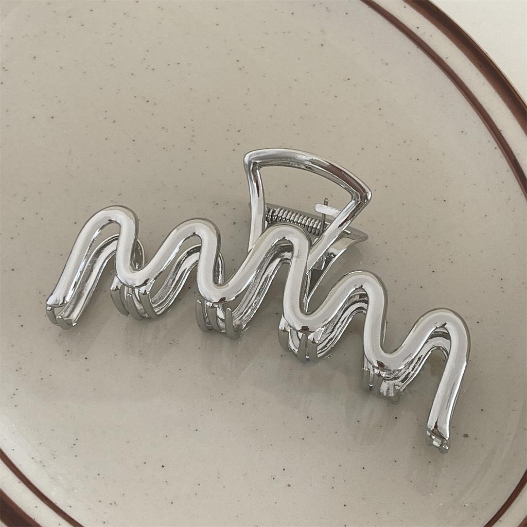 New Fashion Metal Love Star Claw Clip Elegant Hollow Hair Clips Crab Barrettes Hairgrip Hairpins For Women Hair Accessories Gift