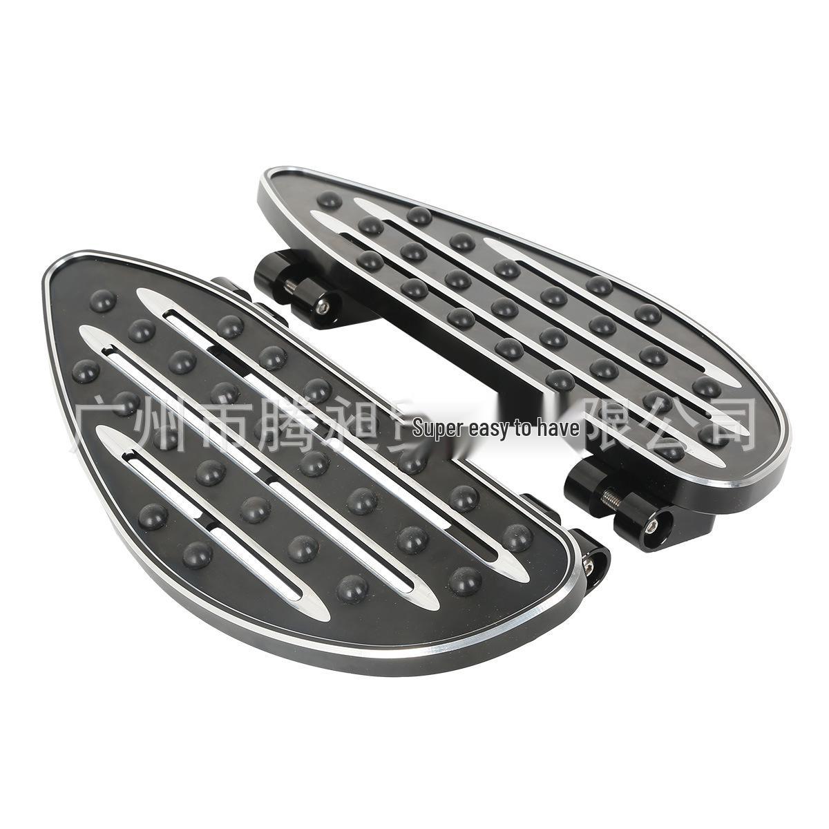 

Совместимые подножки для Harley Softail, Road Glide, серии Voyager и моделей Dyna с вынесенными вперед удлиненными подножками Aluminum чёрный