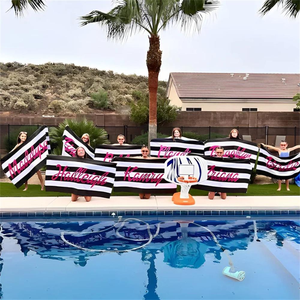 Gestreiftes Handtuch mit individuellem Namen Strandtuch Junggesellinnenabschied Partygeschenke Personalisiertes Pool-Badetuch Geburtstagsgeschenk für Kinder Erwachsene