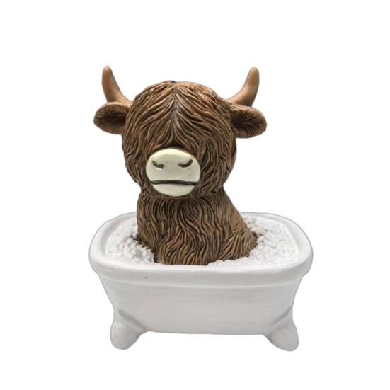 

Highland Cow Figurine Cute Bathroom Highland Cow Statue Resin Bath/Read Scottish Cattle Decoration for Home Kitchen Tiered Tray Table Decor