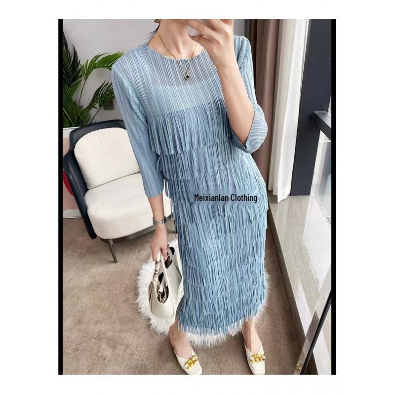 

Miyake Pleats Fringe Seven-Sleeve Elegant Cake Dress for Women - Early Autumn 2025 Collection Plus size світло-сірий колір