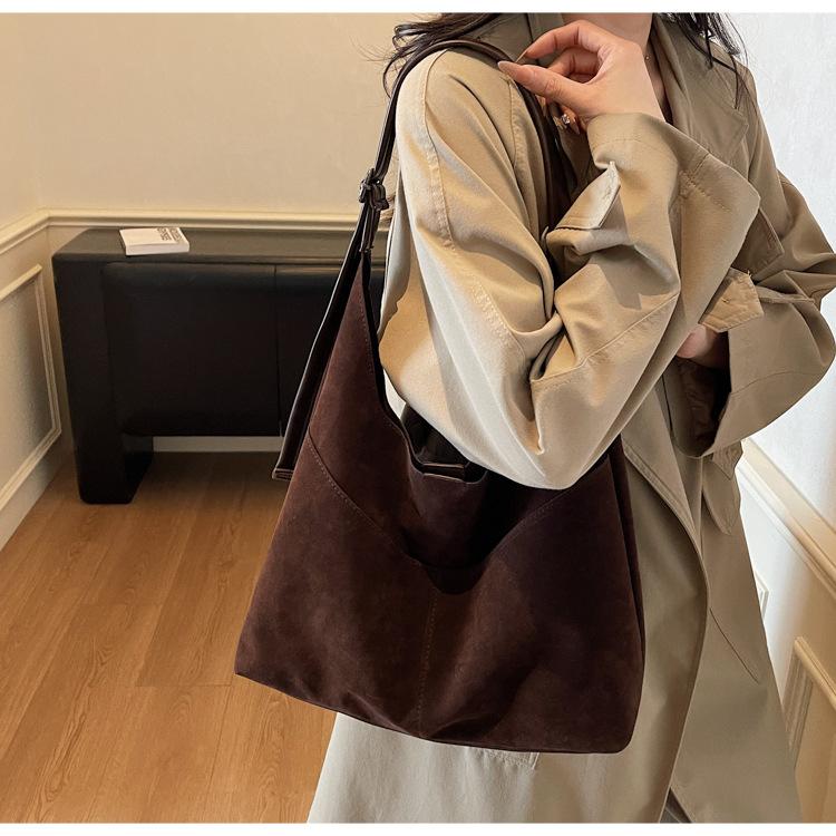 Autumn and Winter Large-capacity Tote Bag Women's Retro Messenger Bag Versatile Single Shoulder Diagonal Span Child and Mother Bag