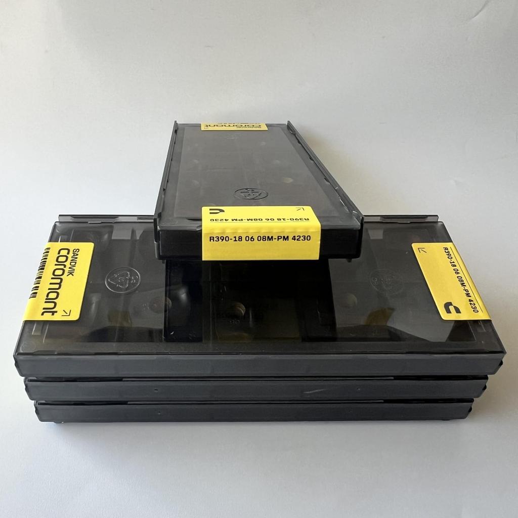 SANDVIK / R390-180608M-PM 4230 / Original Swedish hard alloy blade 10 Pcs