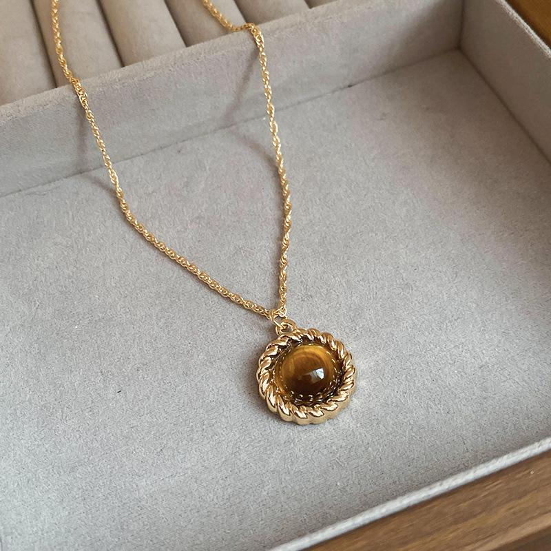 Han Luo 18K Gold-Plated Tiger Eye Necklace - Retro, High-End Clavicle Chain Accessory
