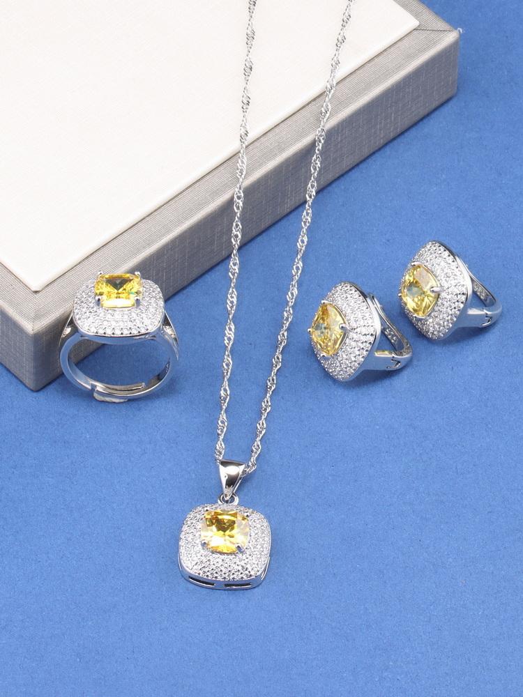 Einzigartiges Quadrat Feiner Schmuck für Frauen Geschenk Hochzeit Elegante Halskette und Clip-Ohrringe Ring Zirkon 4-teilige Sets