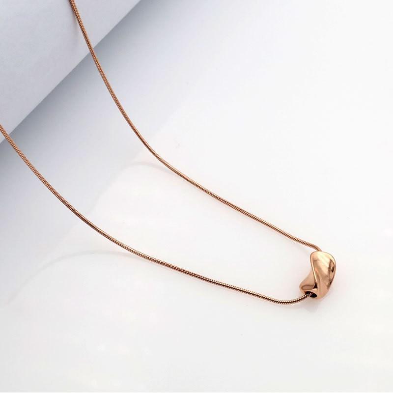 Light Luxury Design Square Necklace Women'S Collarbone Chain Fashionable Versatile Autumn And Winter Sweater Chain
